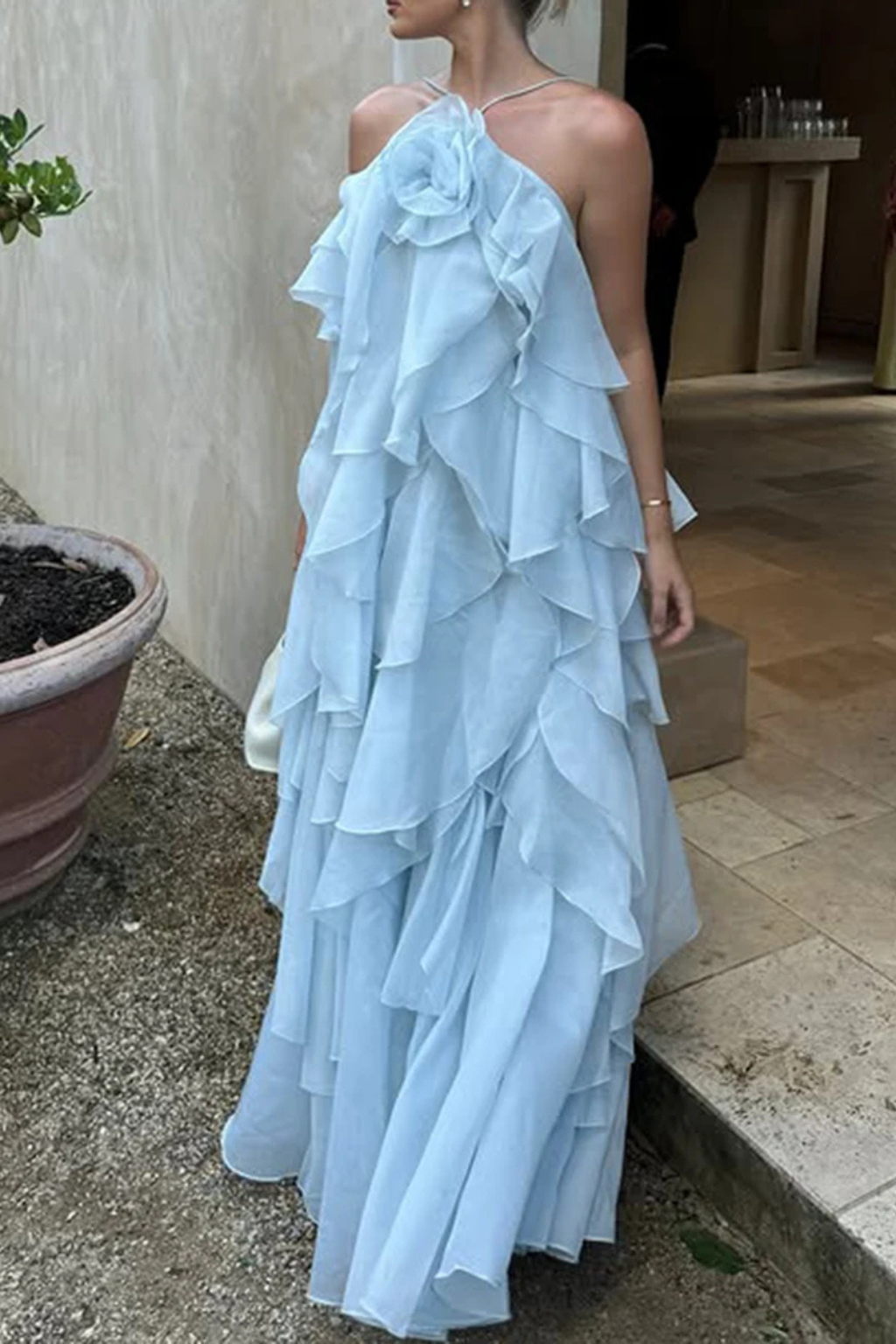 Vivienne Damen Maxikleid – Neckholder & Rüschen Elegant