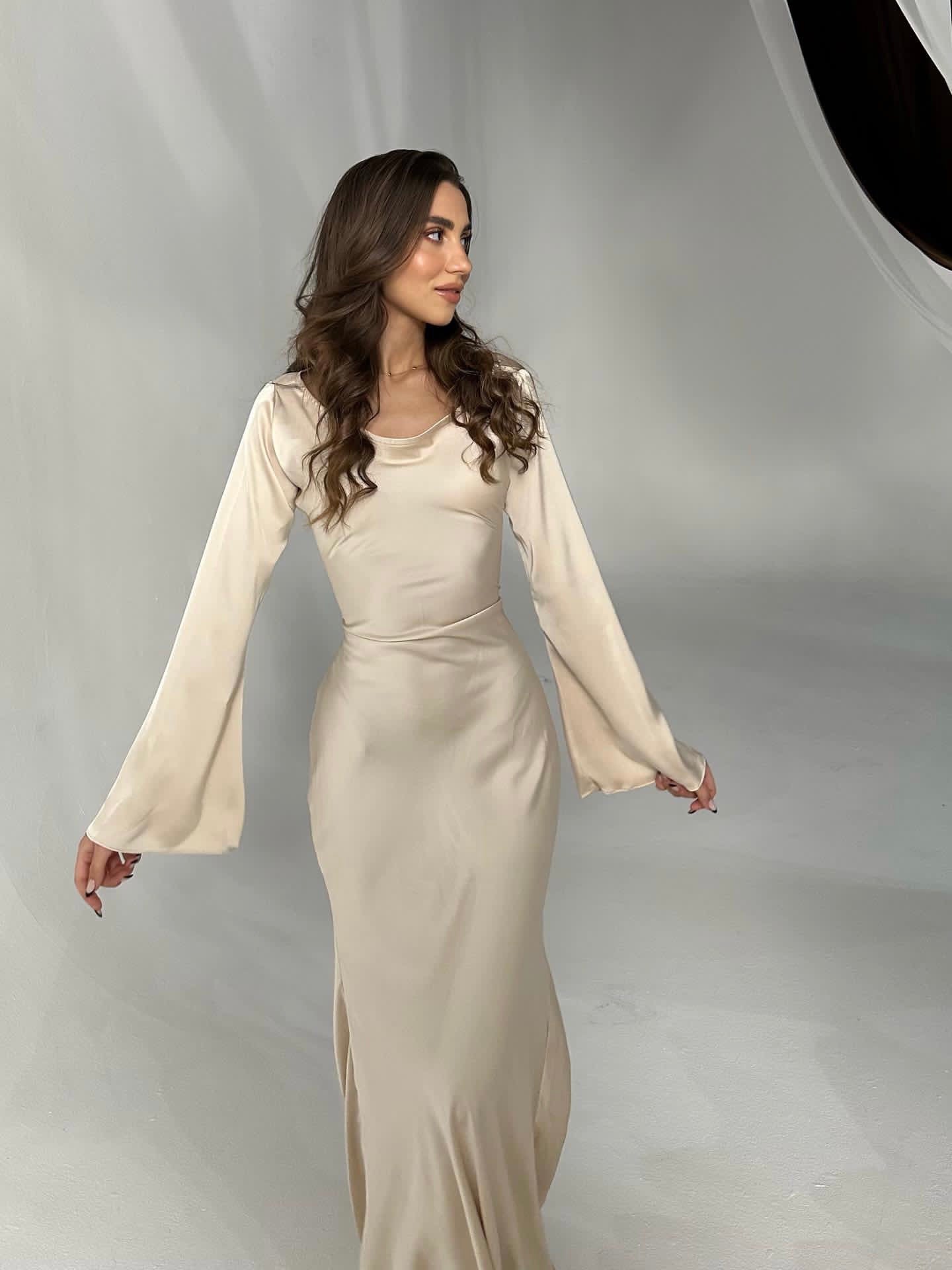 Damen Elegantes Langarm-Maxikleid mit Satin-Look