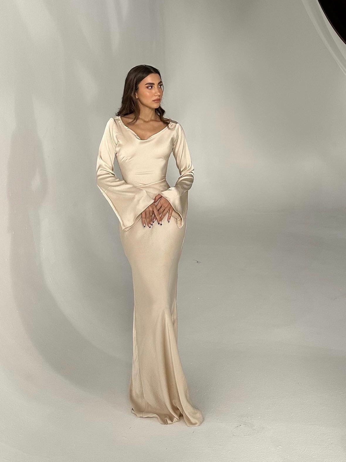 Damen Elegantes Langarm-Maxikleid mit Satin-Look