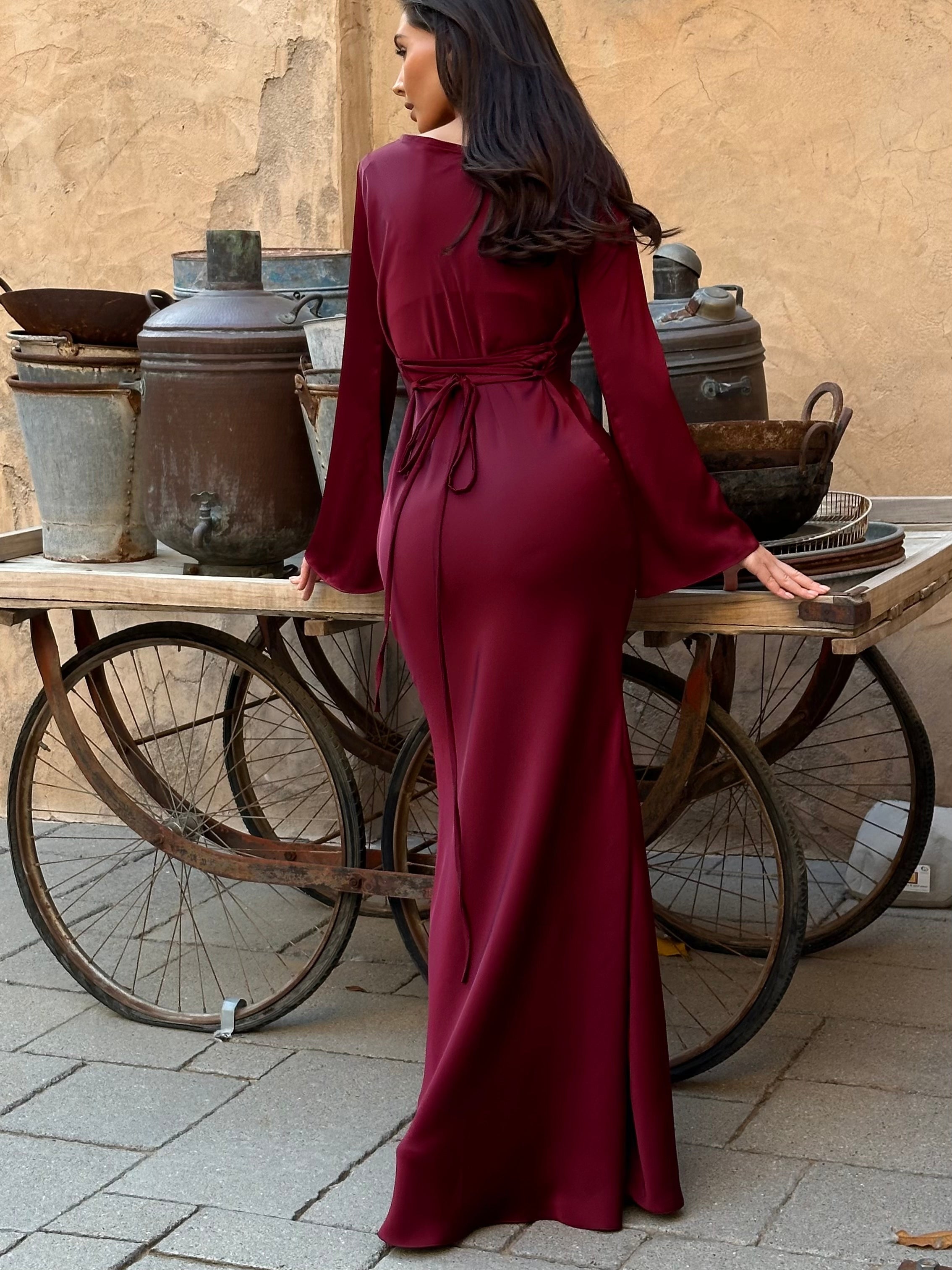 Damen Elegantes Langarm-Maxikleid mit Satin-Look