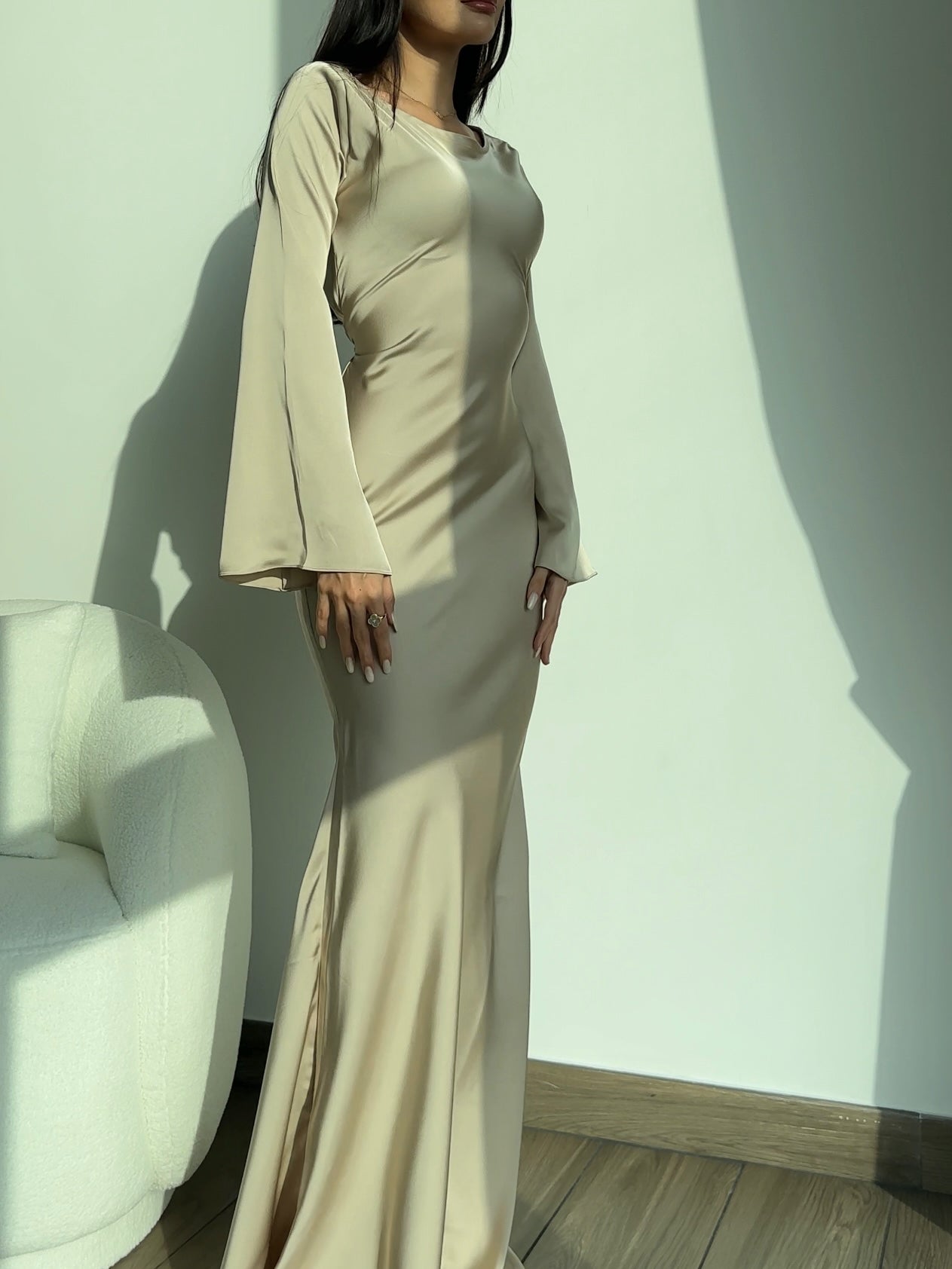 Damen Elegantes Langarm-Maxikleid mit Satin-Look