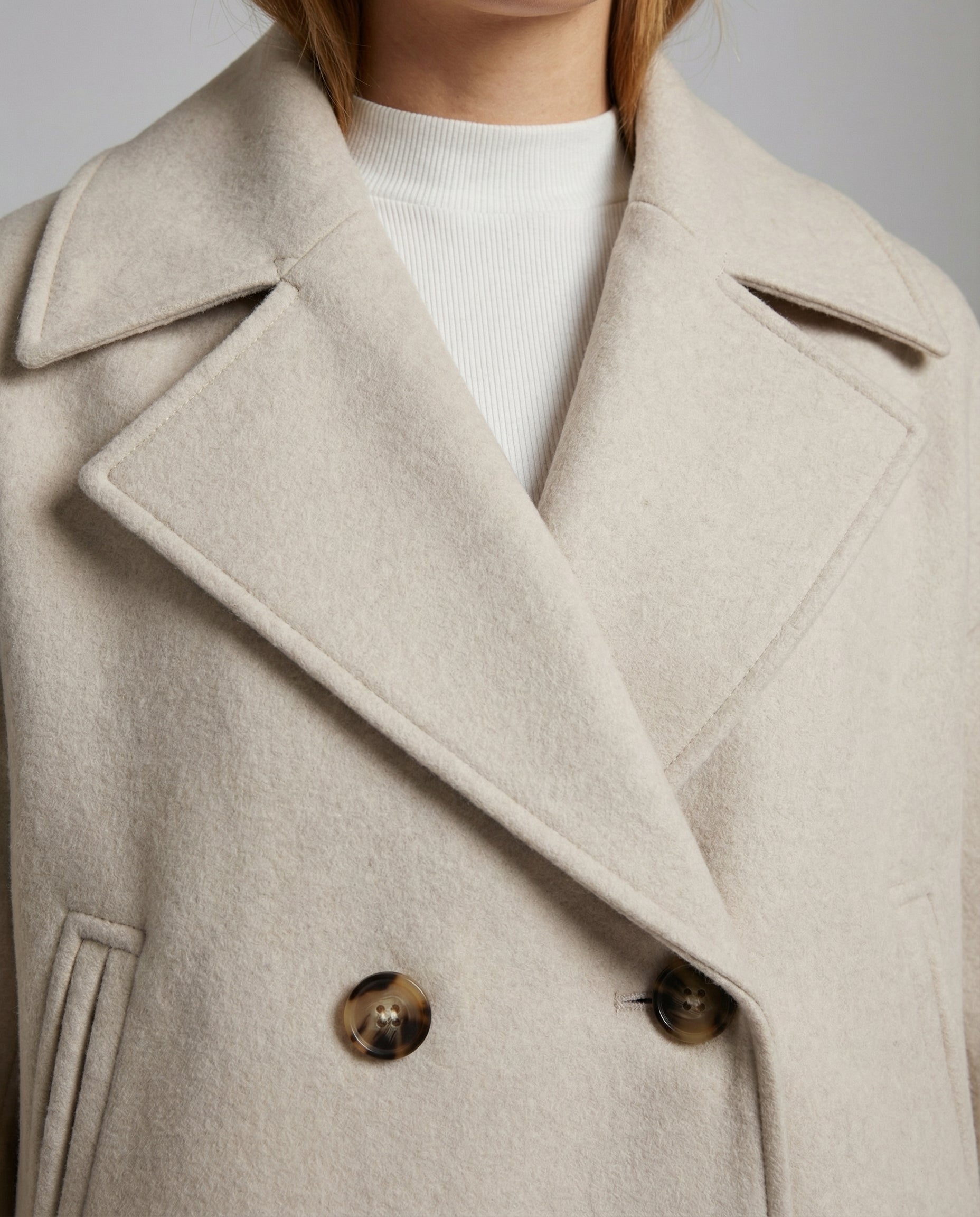 Damen Jacke mit Kurzschnitt & Doppelreiher
