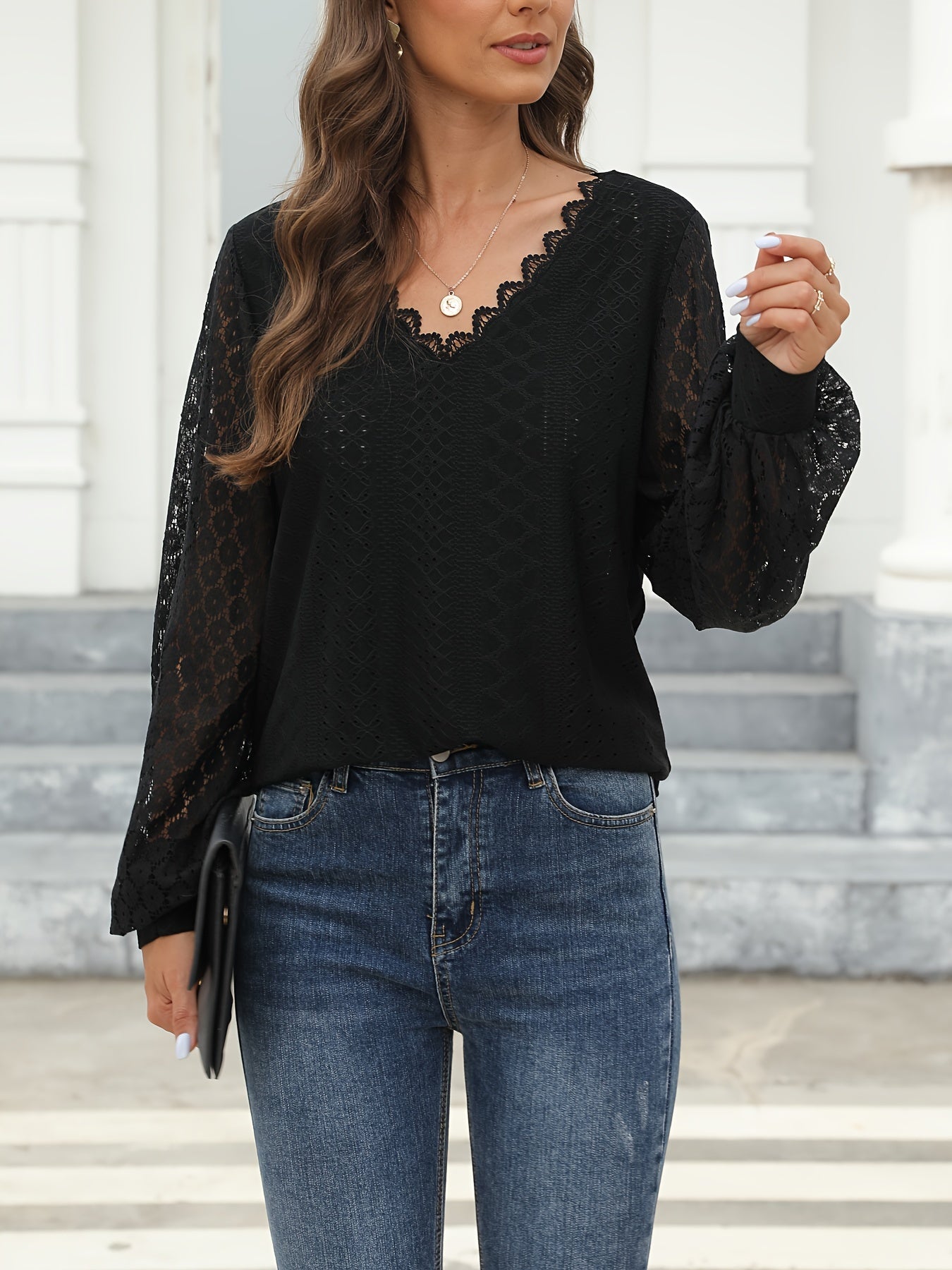 Damen Bluse – Spitze Kontrast & Elegant Modern
