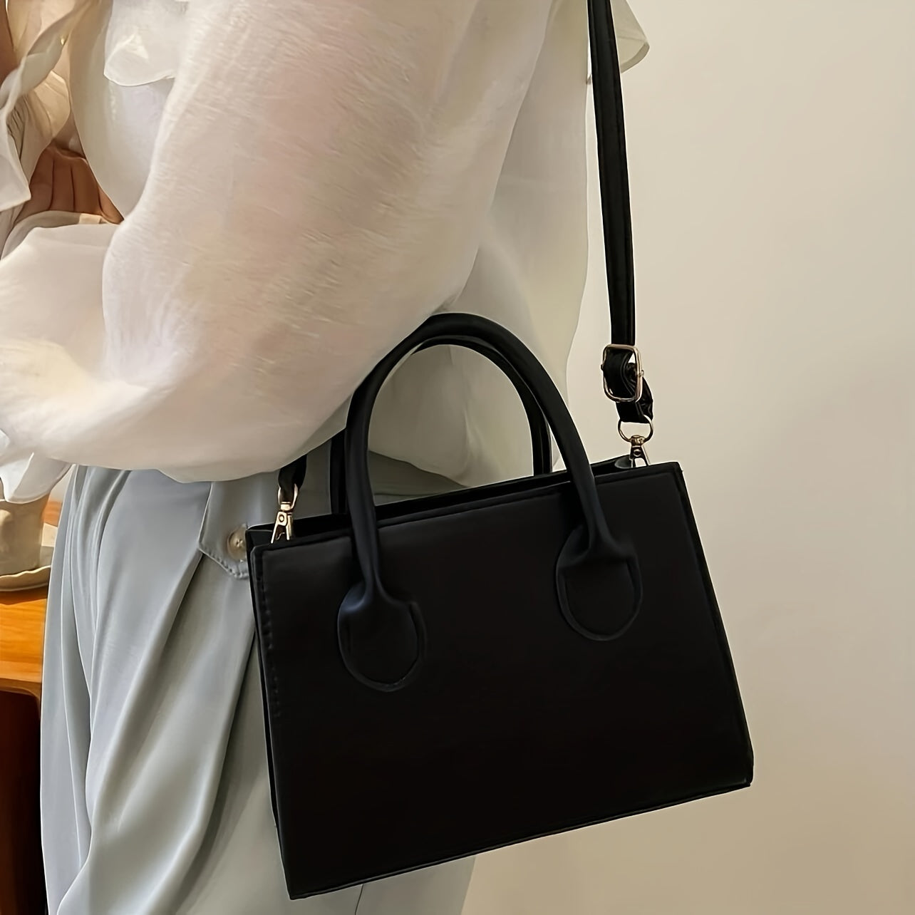 Aveline | Elegante Mini Umhängetasche mit Top-Griff