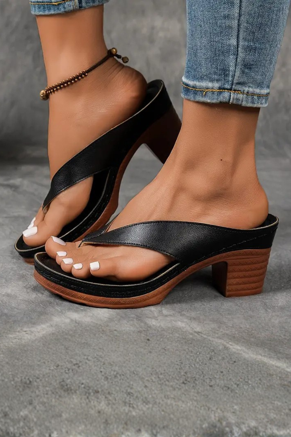 Felicity Damen Sandalen – Zehensteg & Blockabsatz Metallisch Elegant