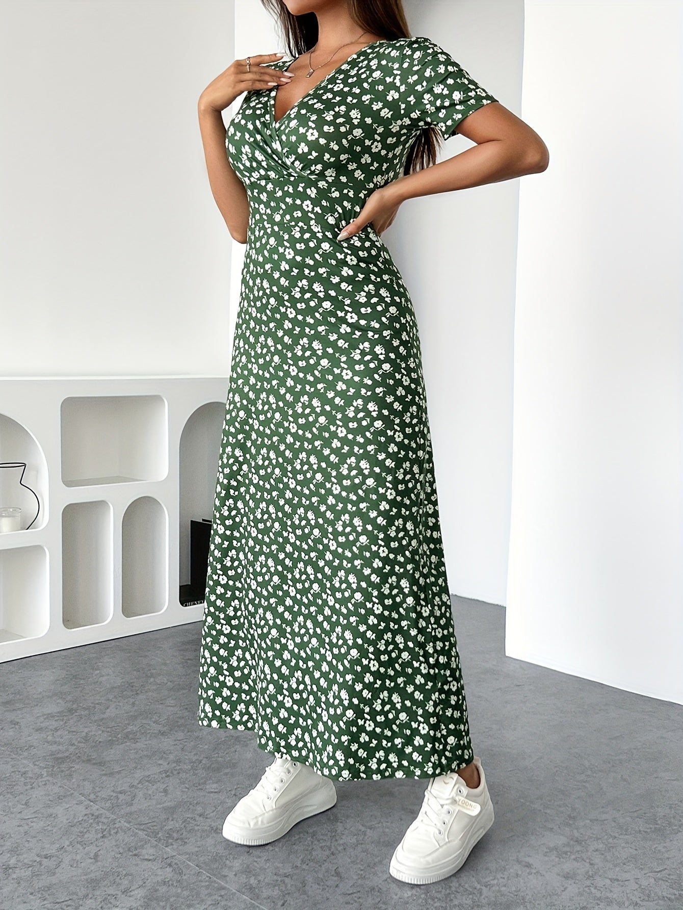 Damen Sommerkleid – Floral V-Ausschnitt & Locker Elegant
