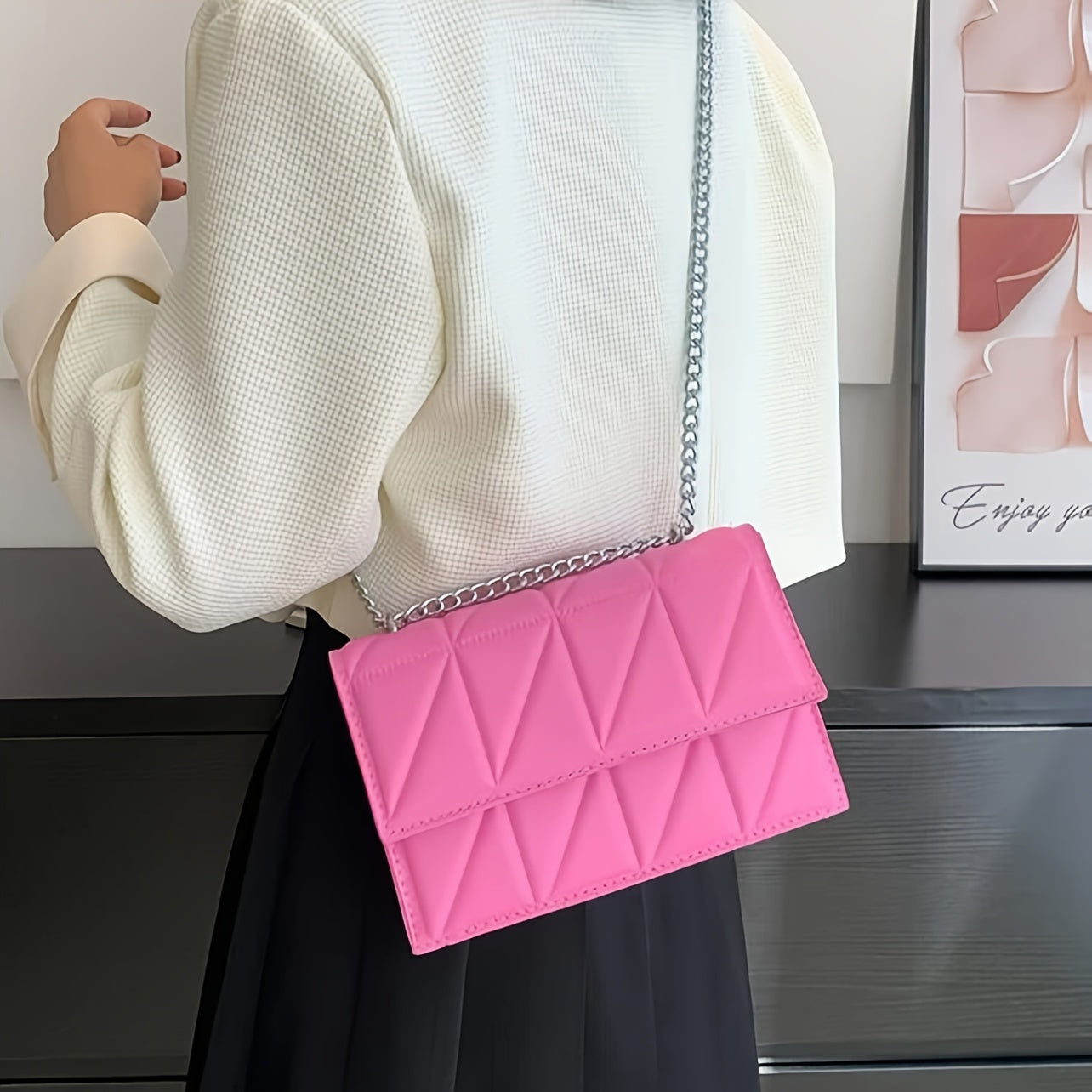 Livia | Elegante Gesteppte Umhängetasche mit Kette