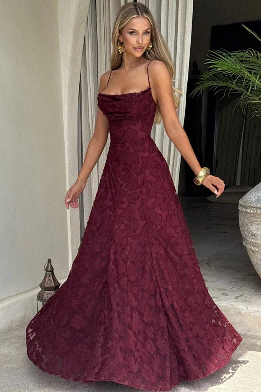 Rose Damen Maxikleid – Spaghettiträger & Rückenfrei mit Schnürung Floral Elegant