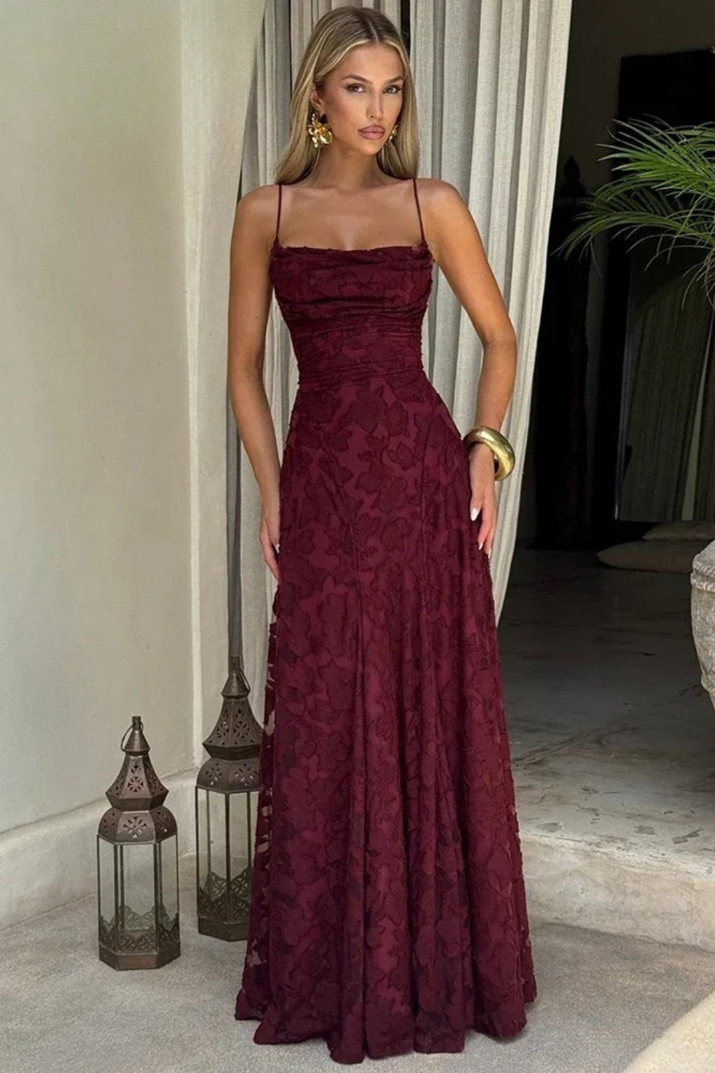 Rose Damen Maxikleid – Spaghettiträger & Rückenfrei mit Schnürung Floral Elegant