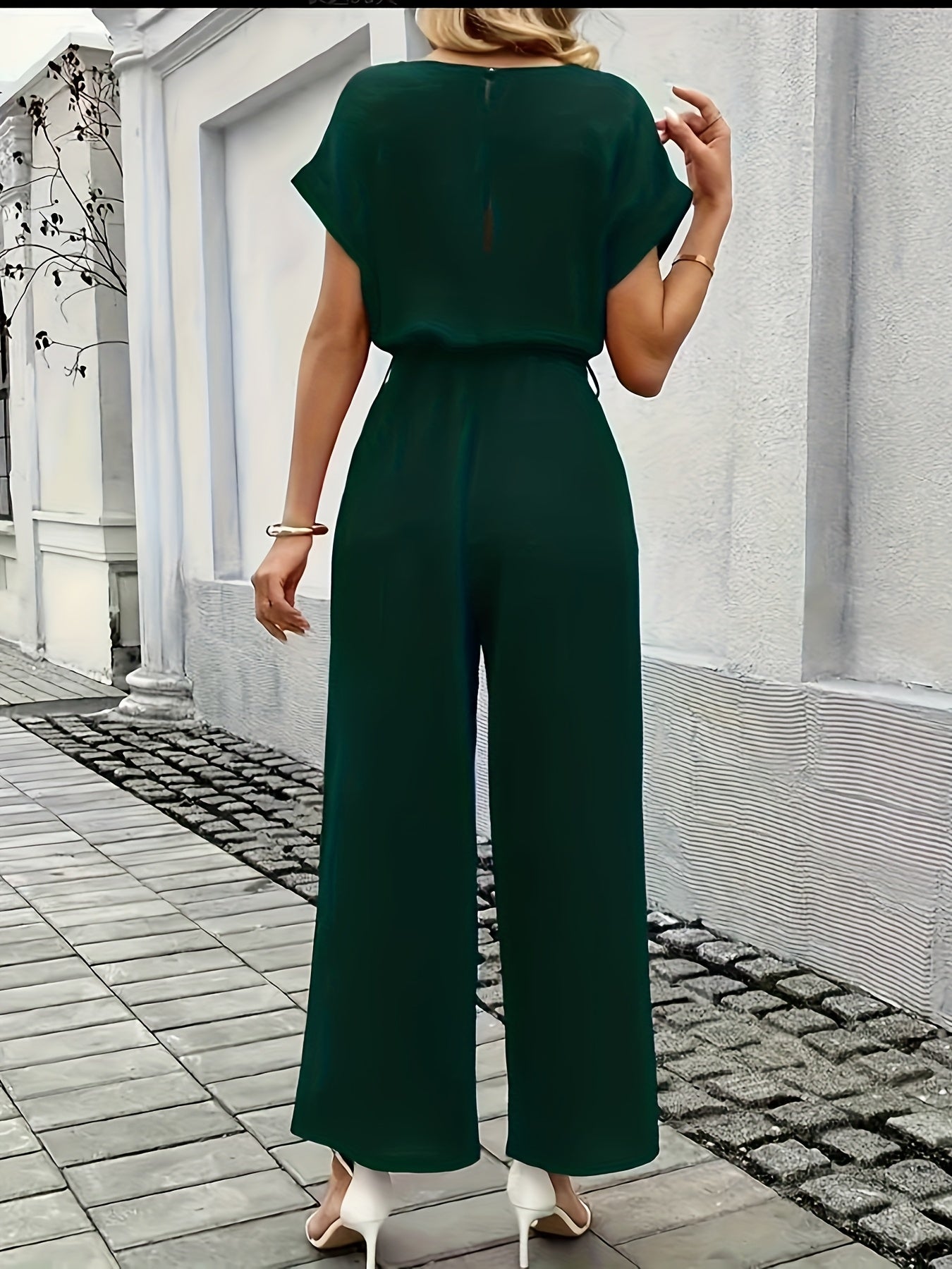 Damen Sommer Jumpsuit mit Rundhals und Gürtel