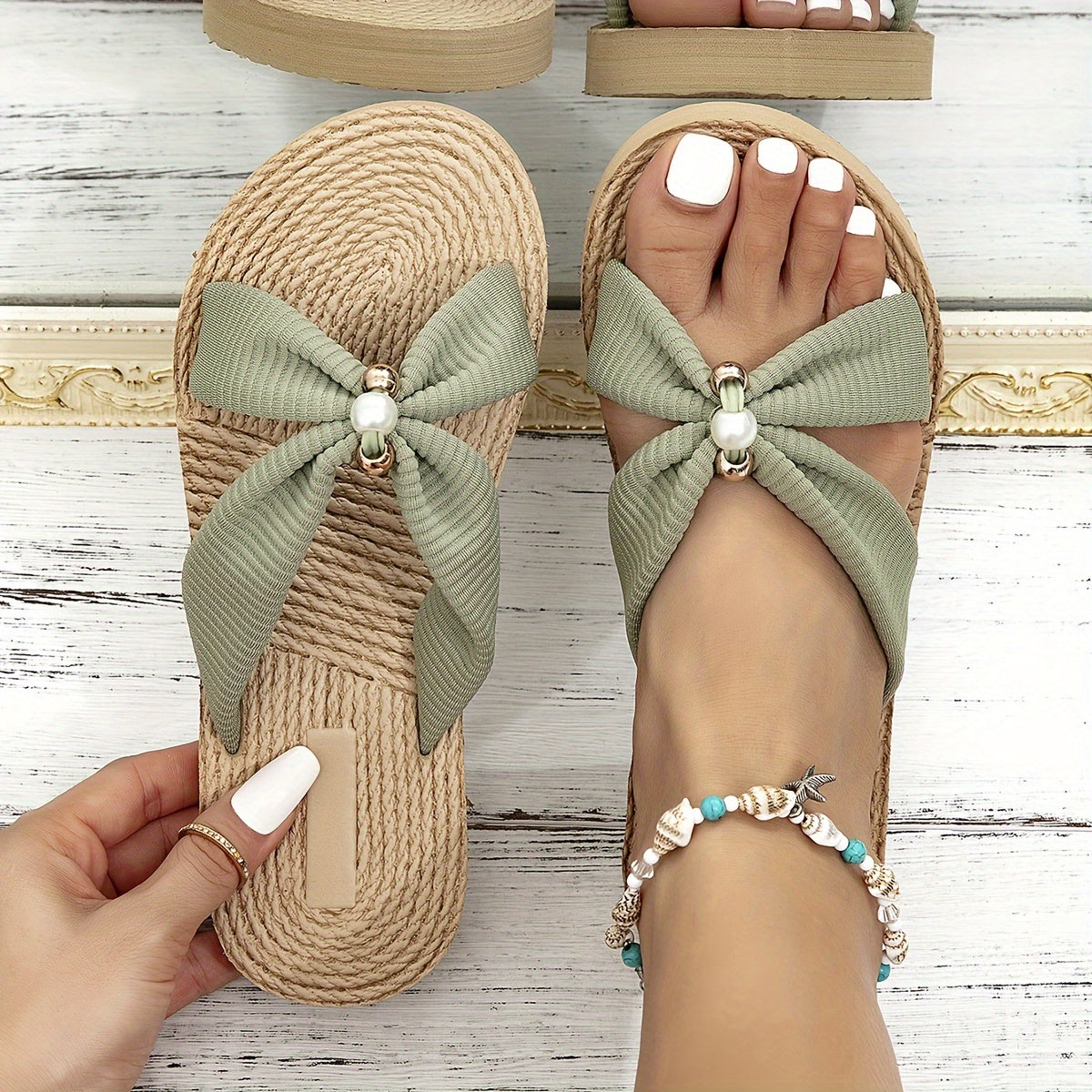 Damen Geflochtene Sandalen mit Perlen-Details