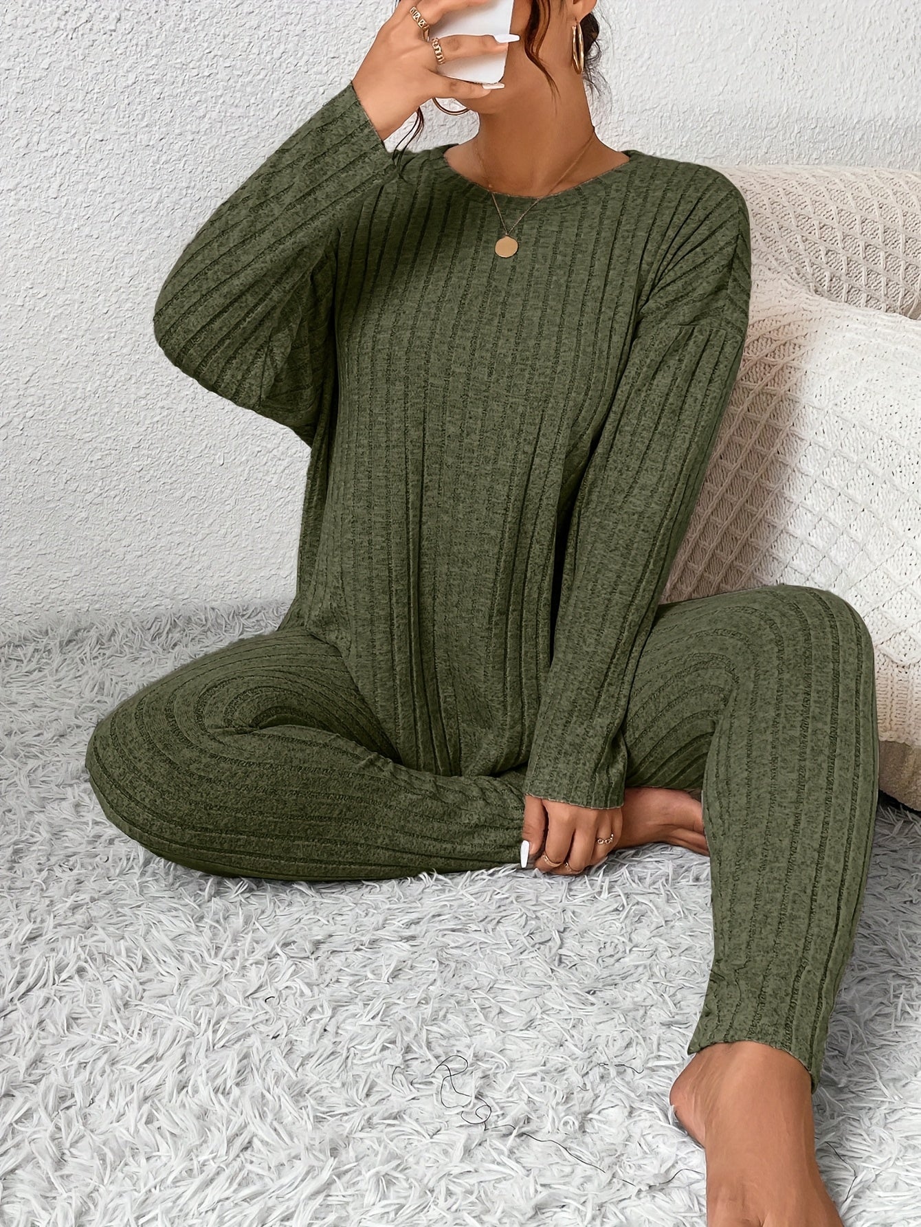 Damen Pyjama-Set in Großen Größen mit Langarm-Oberteil und Hose