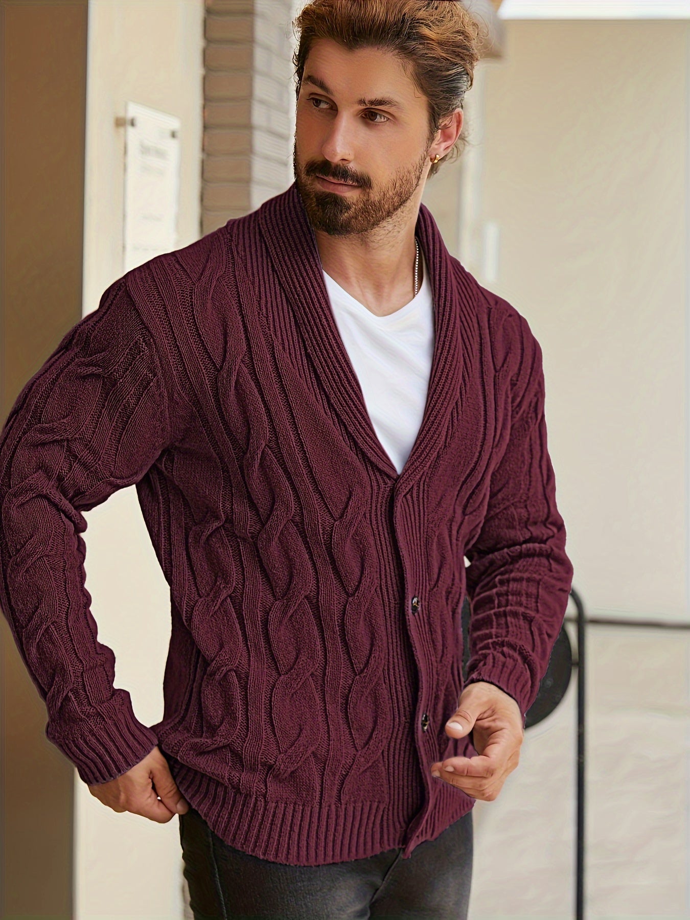 Herren Strickjacke mit Zopfmuster und Knöpfen