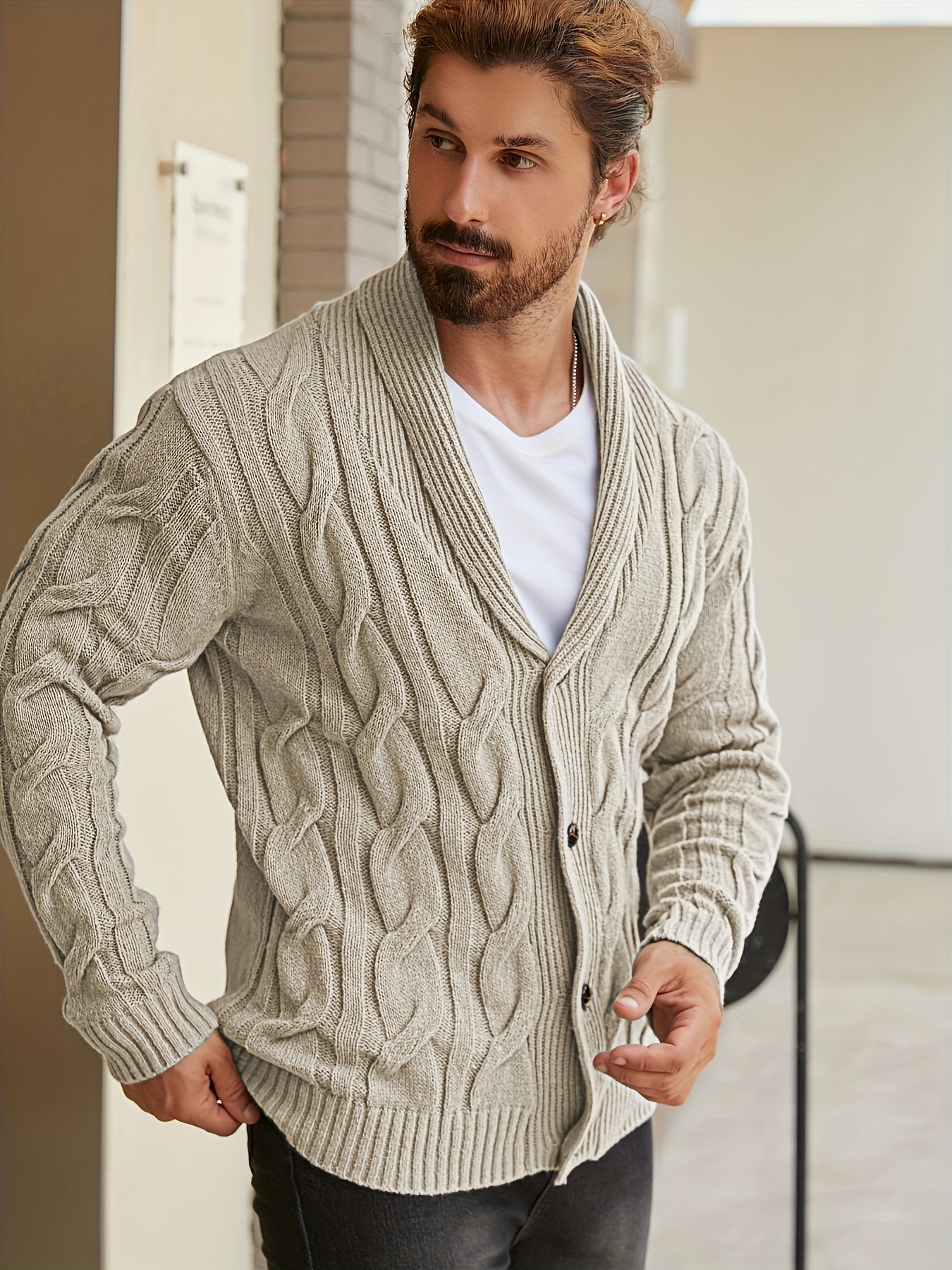 Herren Strickjacke mit Zopfmuster und Knöpfen