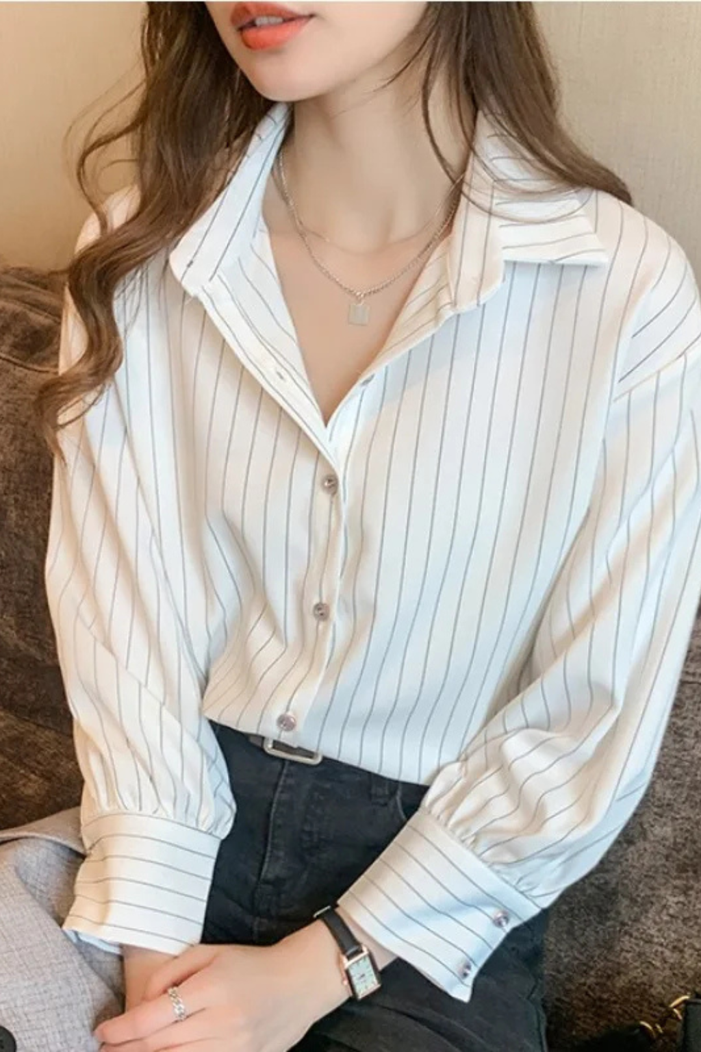 Nella | Damen Bluse – Gestreift & Klassischer Kragen Modern