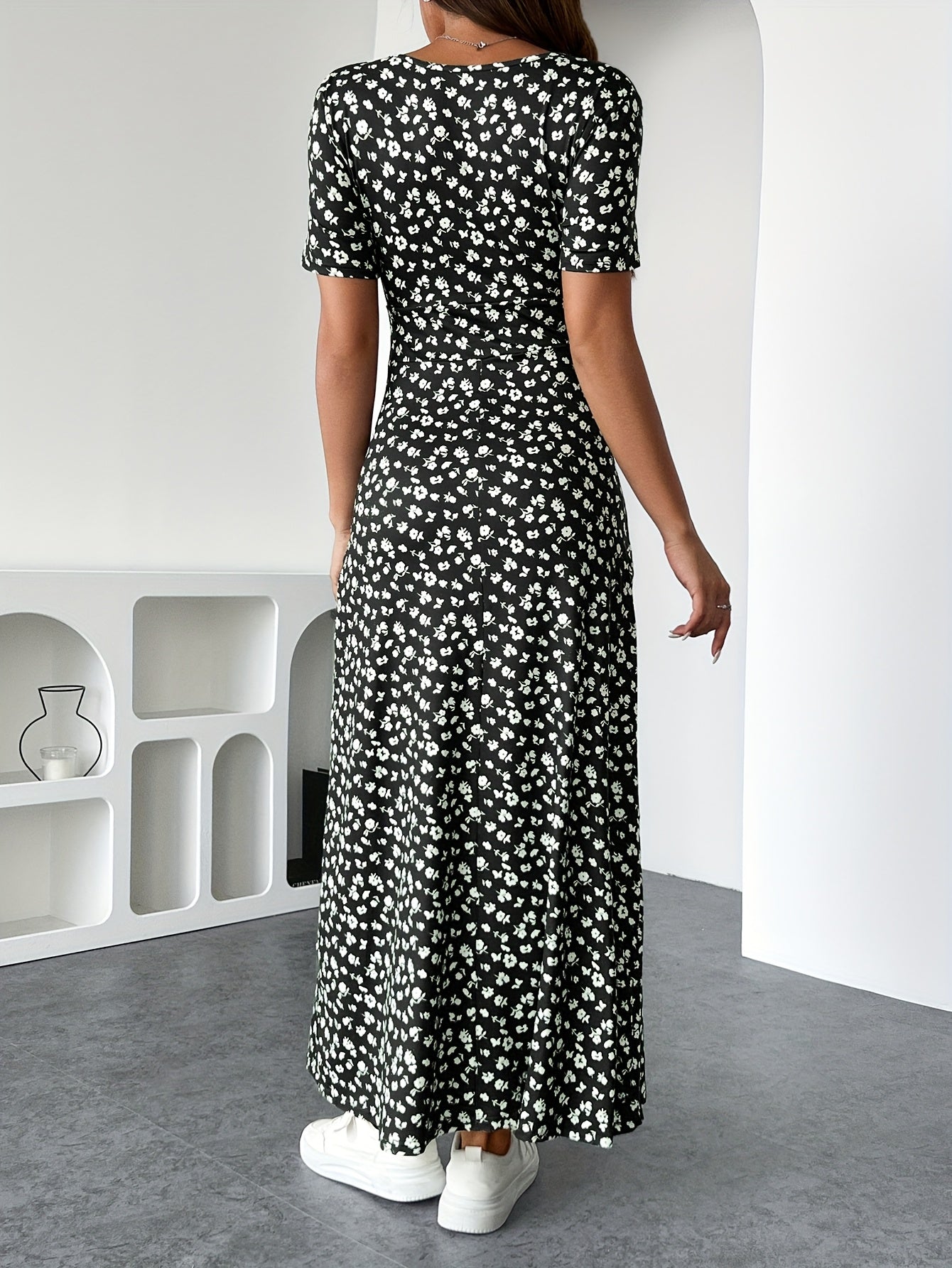 Damen Sommerkleid – Floral V-Ausschnitt & Locker Elegant