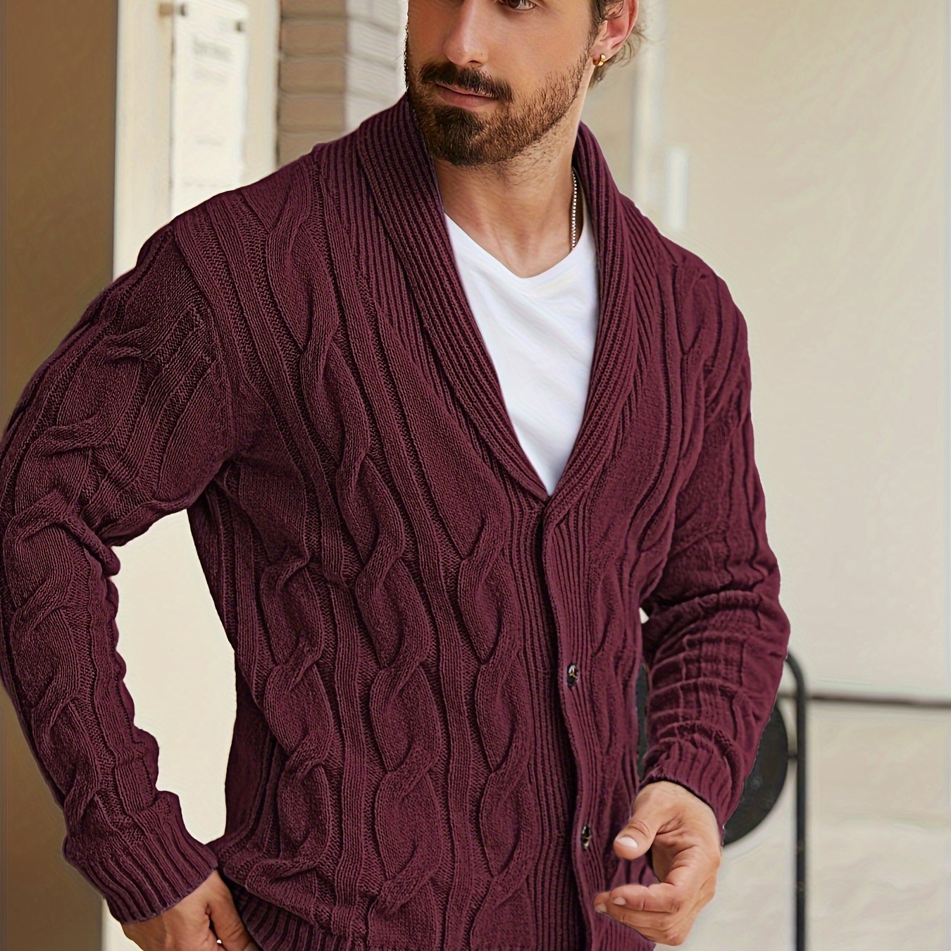 Herren Strickjacke mit Zopfmuster und Knöpfen