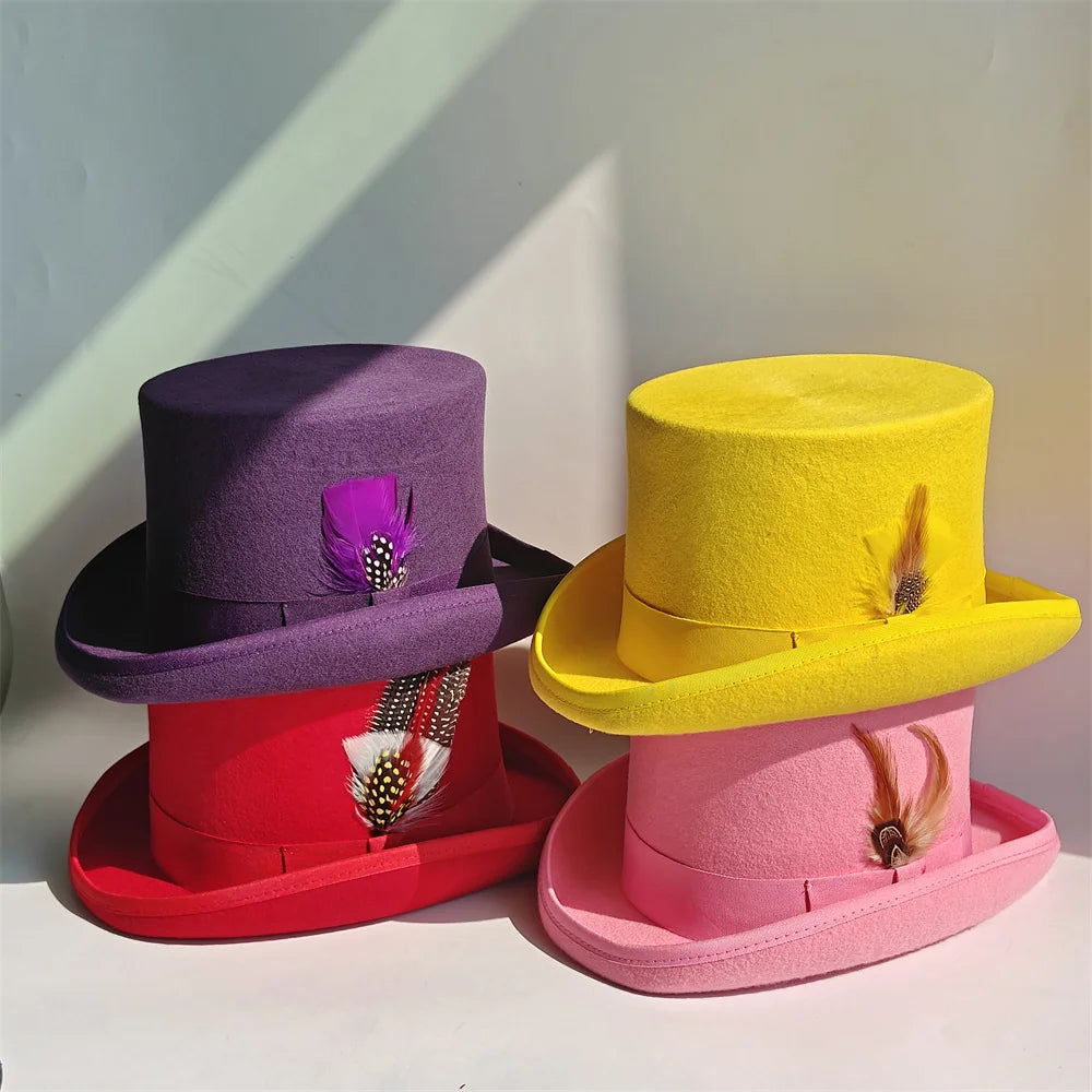Lila Fedora Hut aus 100% Wolle mit Feder