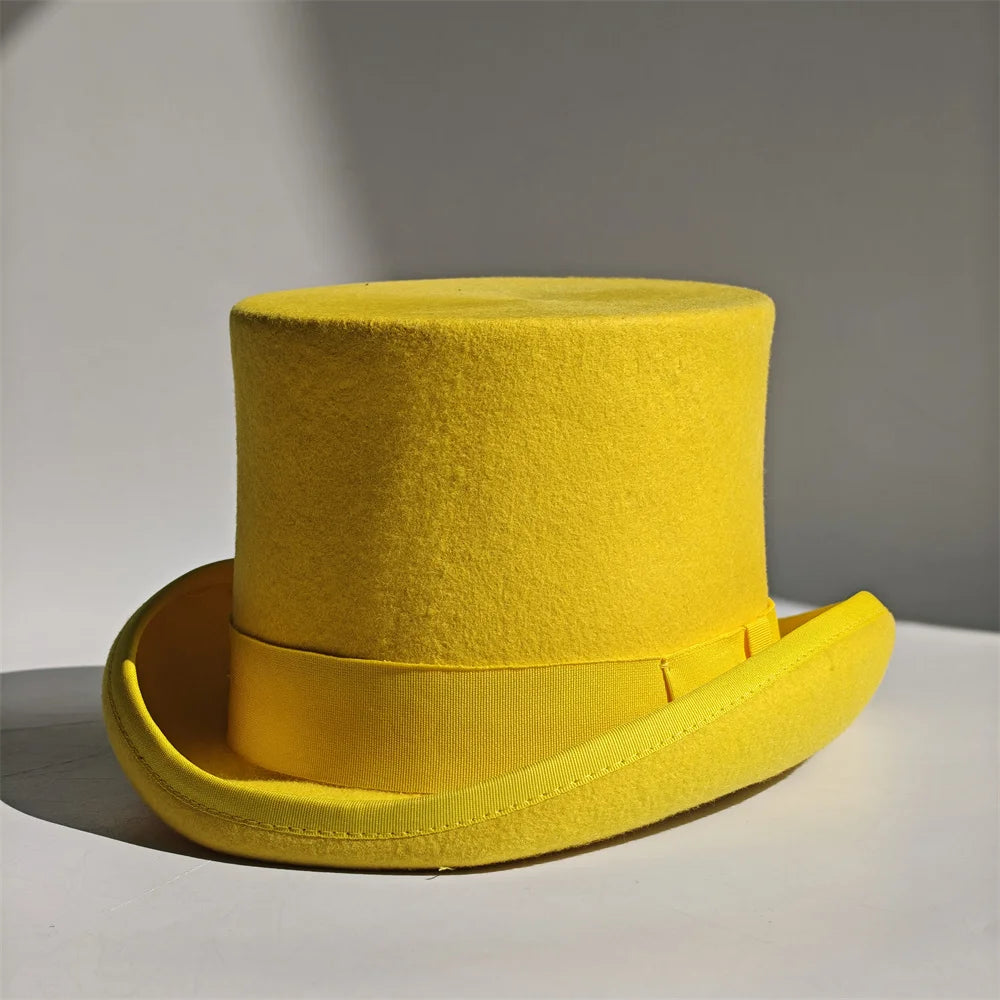 Lila Fedora Hut aus 100% Wolle mit Feder