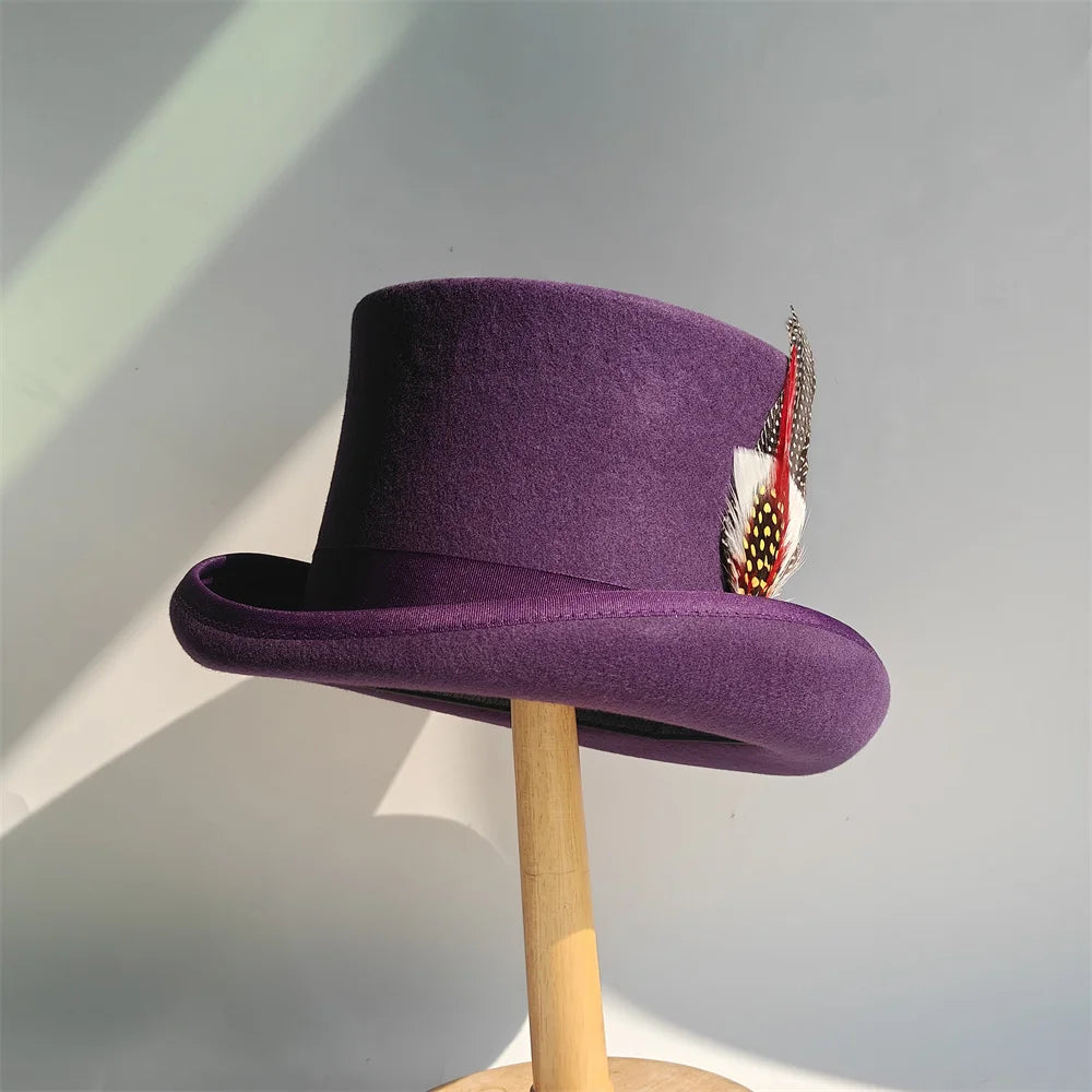 Lila Fedora Hut aus 100% Wolle mit Feder