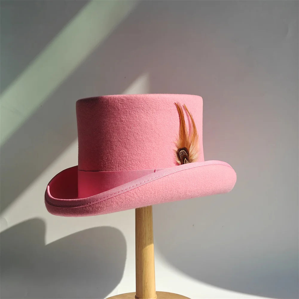 Lila Fedora Hut aus 100% Wolle mit Feder