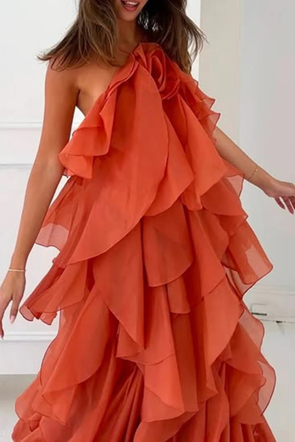 Vivienne Damen Maxikleid – Neckholder & Rüschen Elegant
