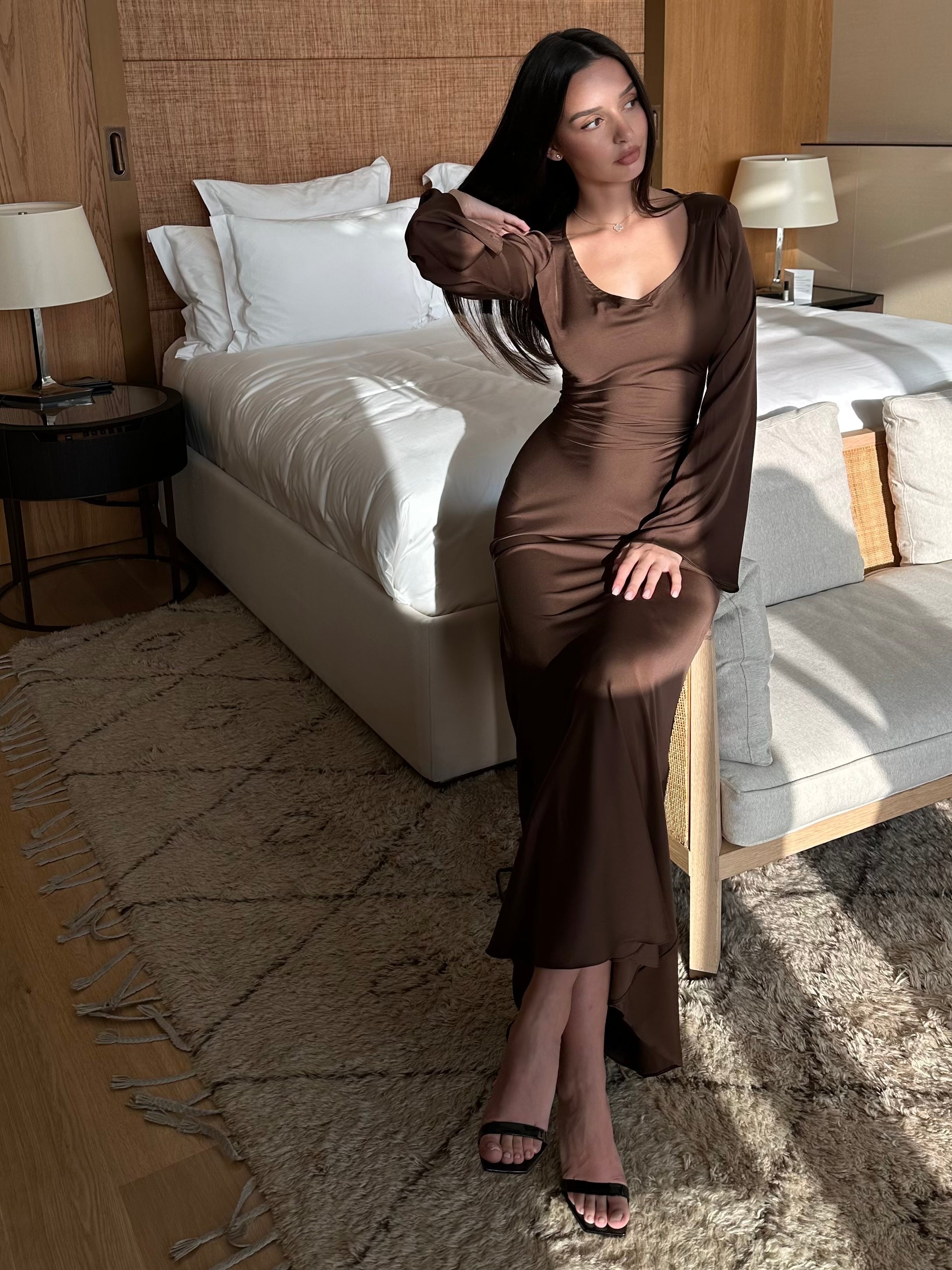 Damen Elegantes Langarm-Maxikleid mit Satin-Look
