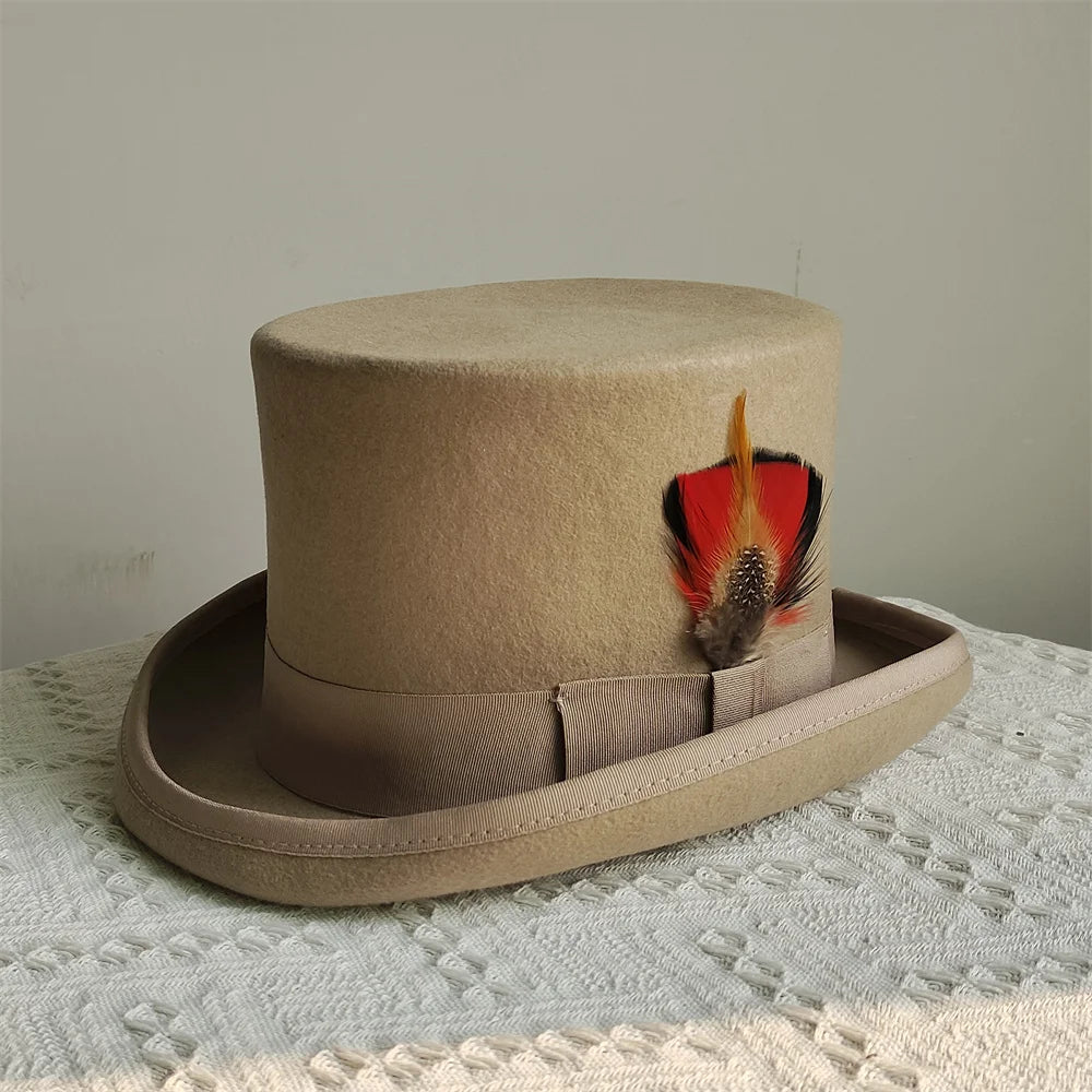 Lila Fedora Hut aus 100% Wolle mit Feder