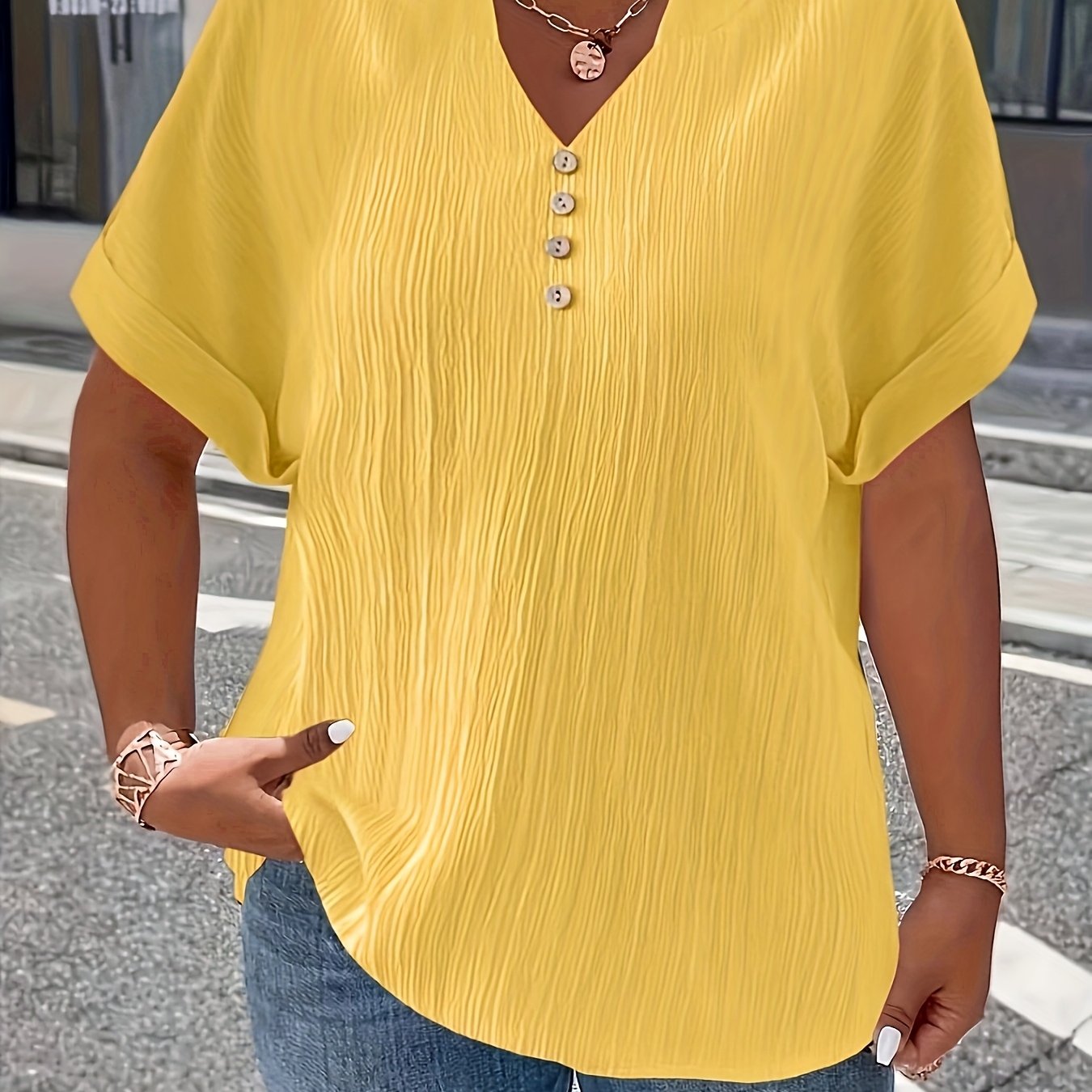 Damen Plus Size T-Shirt – Elegant Kurzarm mit Knopfleiste