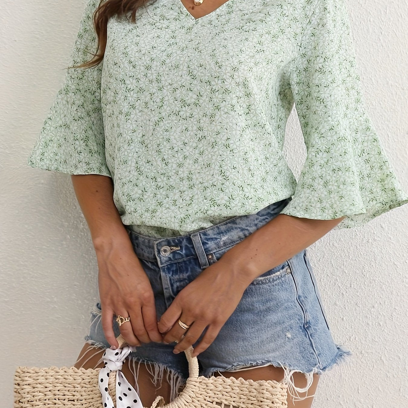 Damen Bluse – Floral V-Ausschnitt & Rüschenärmel Elegant