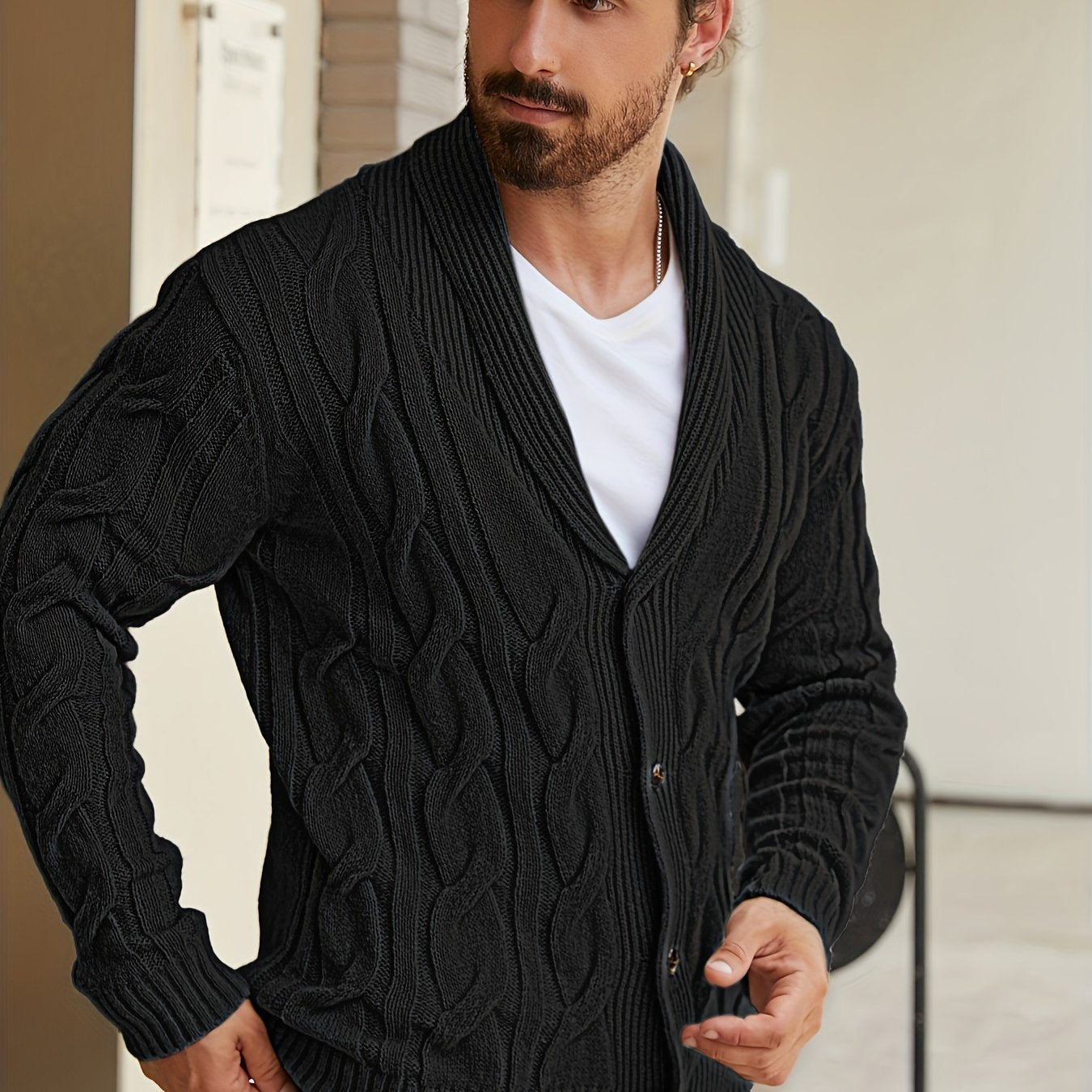 Herren Strickjacke mit Zopfmuster und Knöpfen