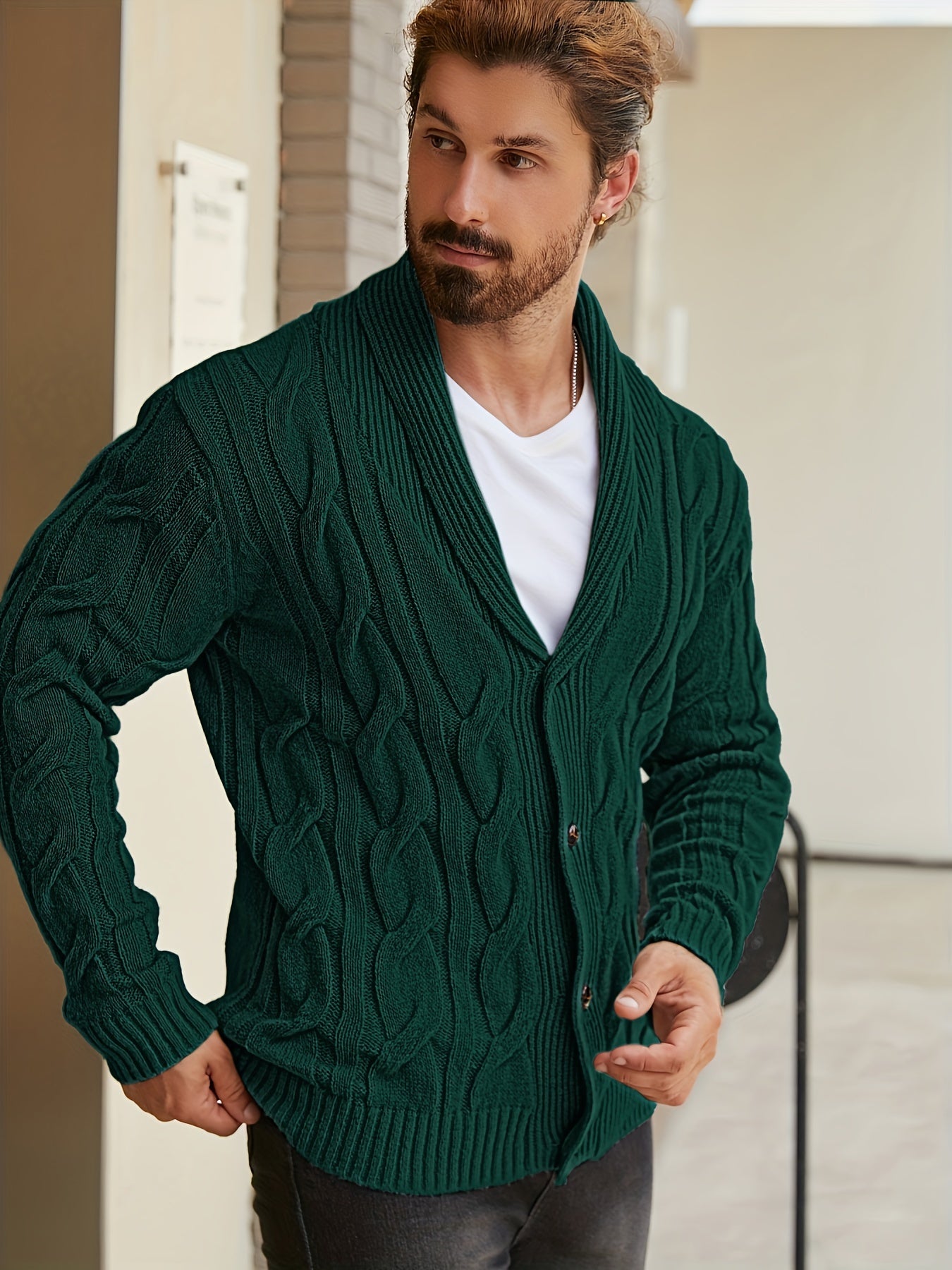Herren Strickjacke mit Zopfmuster und Knöpfen