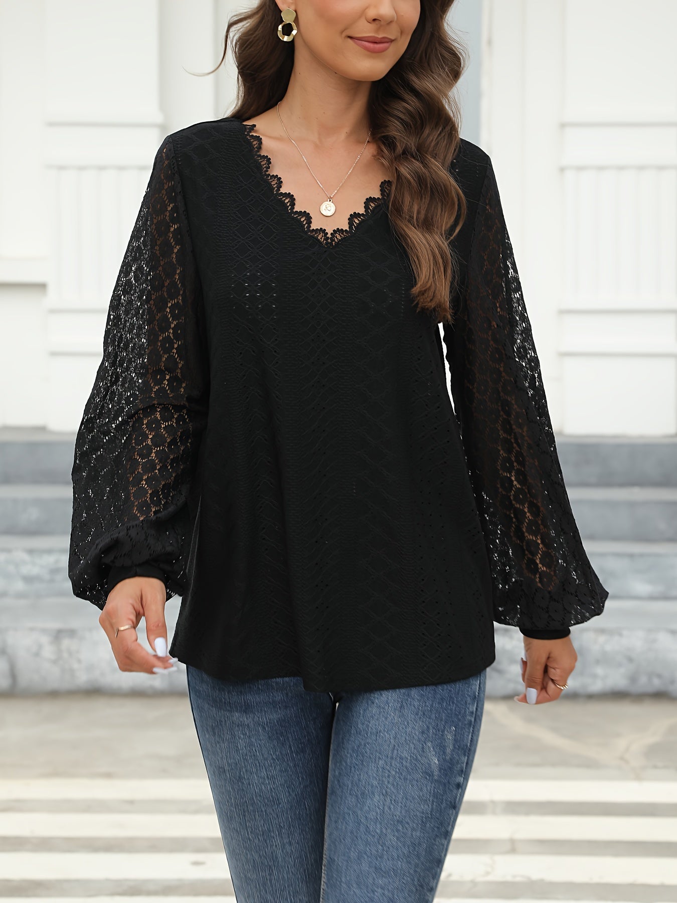 Damen Bluse – Spitze Kontrast & Elegant Modern